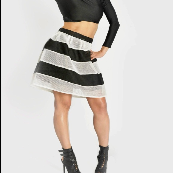 Black and White Striped Mesh Women's Skirt Size Large Sexy Office Siren Baddie - Picture 5 of 5
